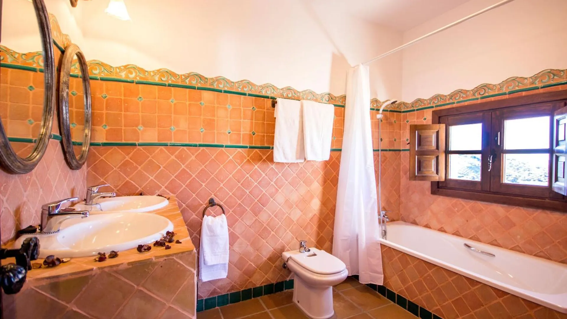 Semesterbostad Ferienhaus Fuer 12 Personen In Alcaucín